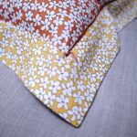 DEPLUSBELLE housse de coussin en coton fleurs à cinq petals orange et jaune 45x45 cm!